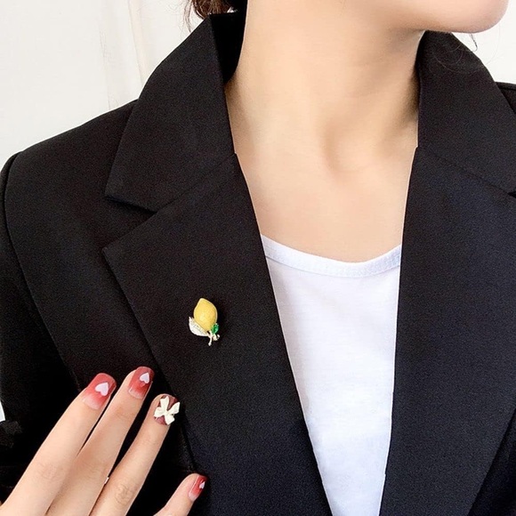 Elegant Yellow Lemon Brooch with Crystal Accents - Picture 3 of 5
